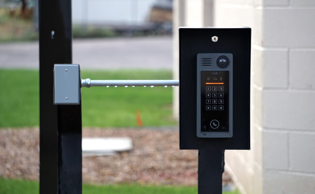 Access control installation with a keypad and intercom entry panel