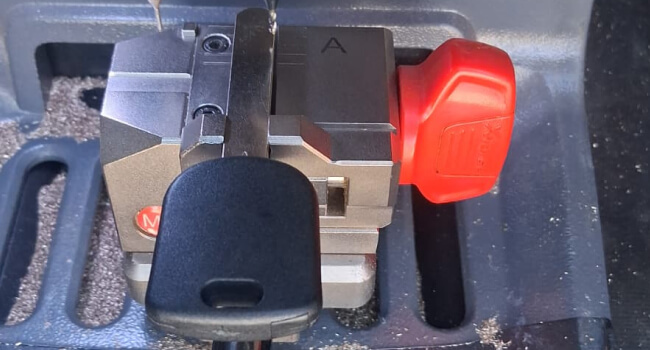 Transponder car key cutting in Killeen TX