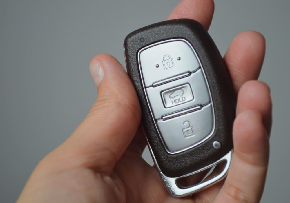 Car key fob bought online before cutting and programming